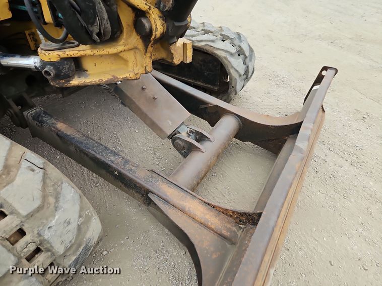 image for item EI8436 2005 Caterpillar  304 CR mini excavator