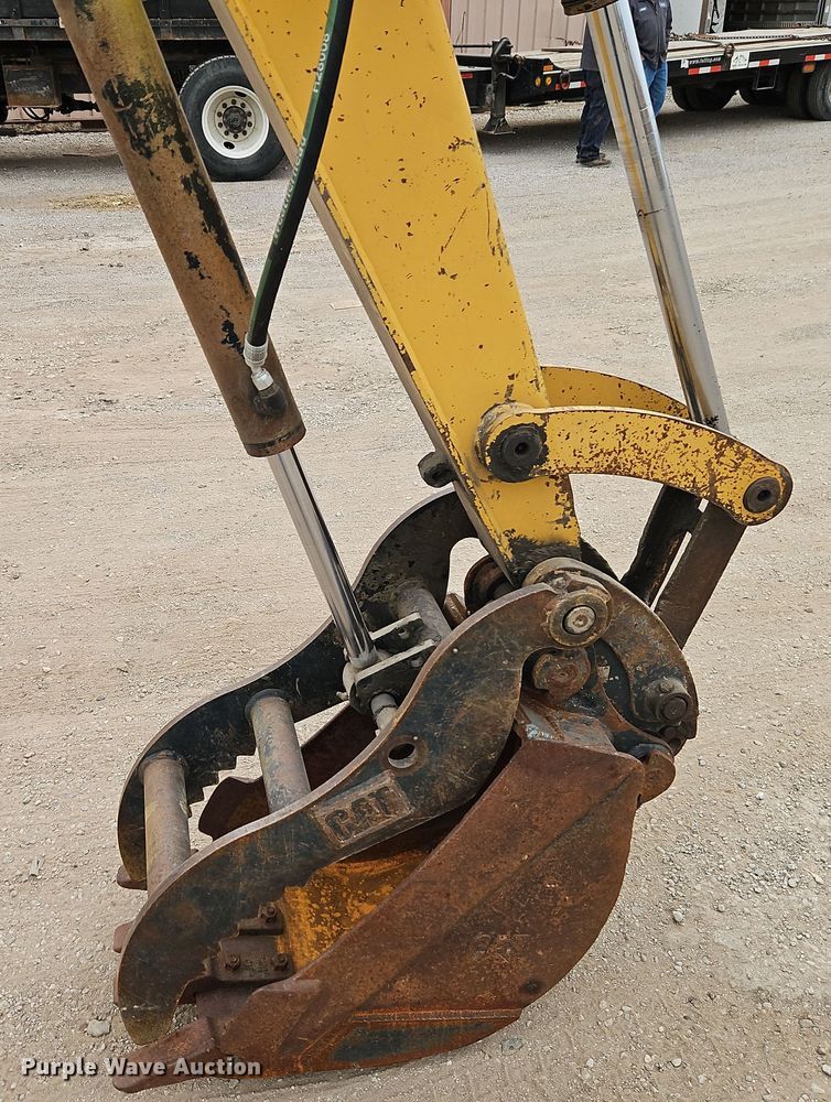 image for item EI8436 2005 Caterpillar  304 CR mini excavator