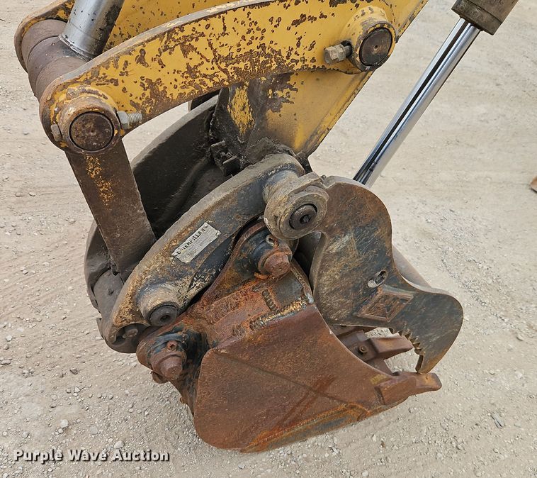 image for item EI8436 2005 Caterpillar  304 CR mini excavator