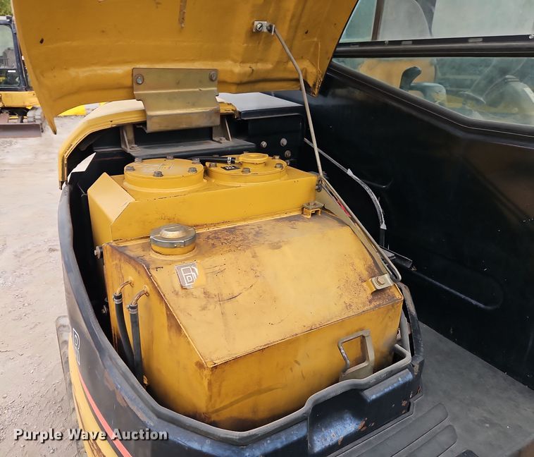 image for item EI8436 2005 Caterpillar  304 CR mini excavator