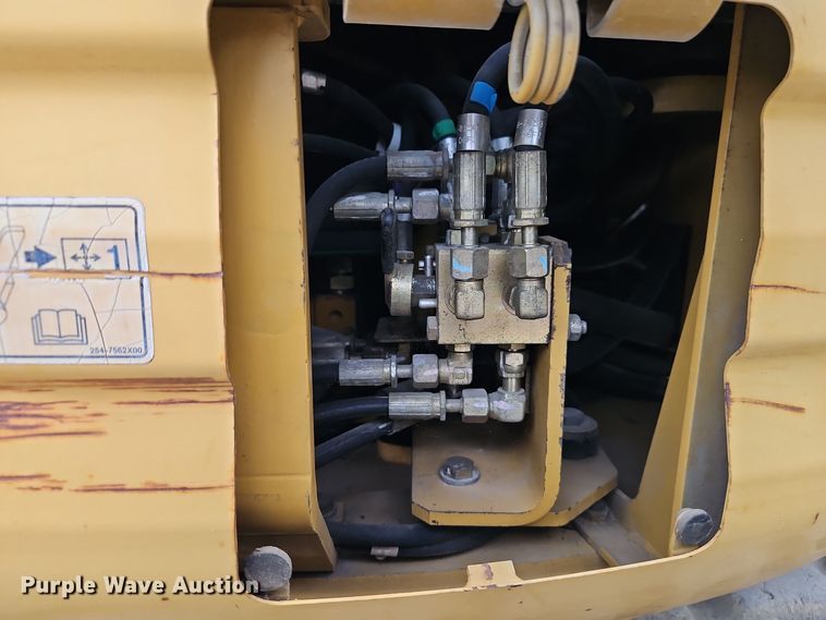 image for item EI8436 2005 Caterpillar  304 CR mini excavator