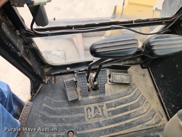 image for item EI8436 2005 Caterpillar  304 CR mini excavator