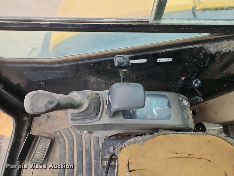 image for item EI8436 2005 Caterpillar  304 CR mini excavator