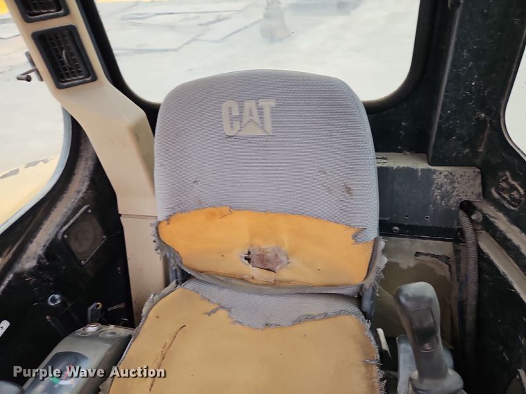 image for item EI8436 2005 Caterpillar  304 CR mini excavator