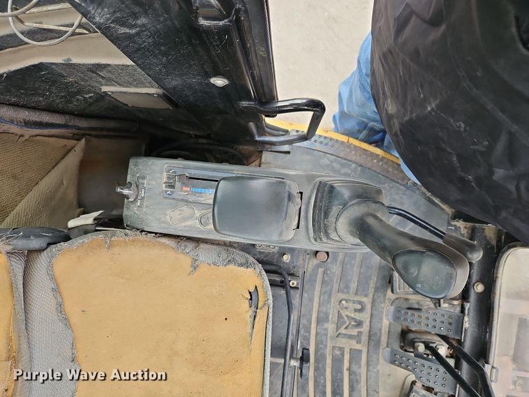 image for item EI8436 2005 Caterpillar  304 CR mini excavator