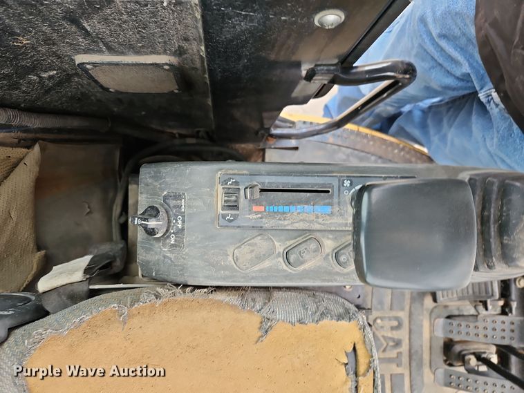 image for item EI8436 2005 Caterpillar  304 CR mini excavator