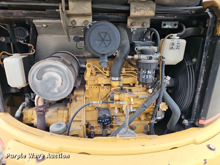 image for item EI8436 2005 Caterpillar  304 CR mini excavator