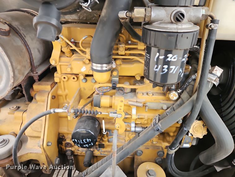 image for item EI8436 2005 Caterpillar  304 CR mini excavator