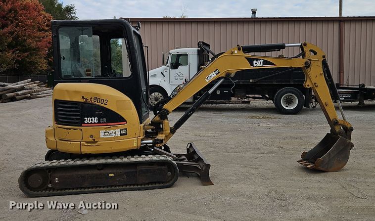 image for item EI8437 2006 Caterpillar 303C CR mini excavator