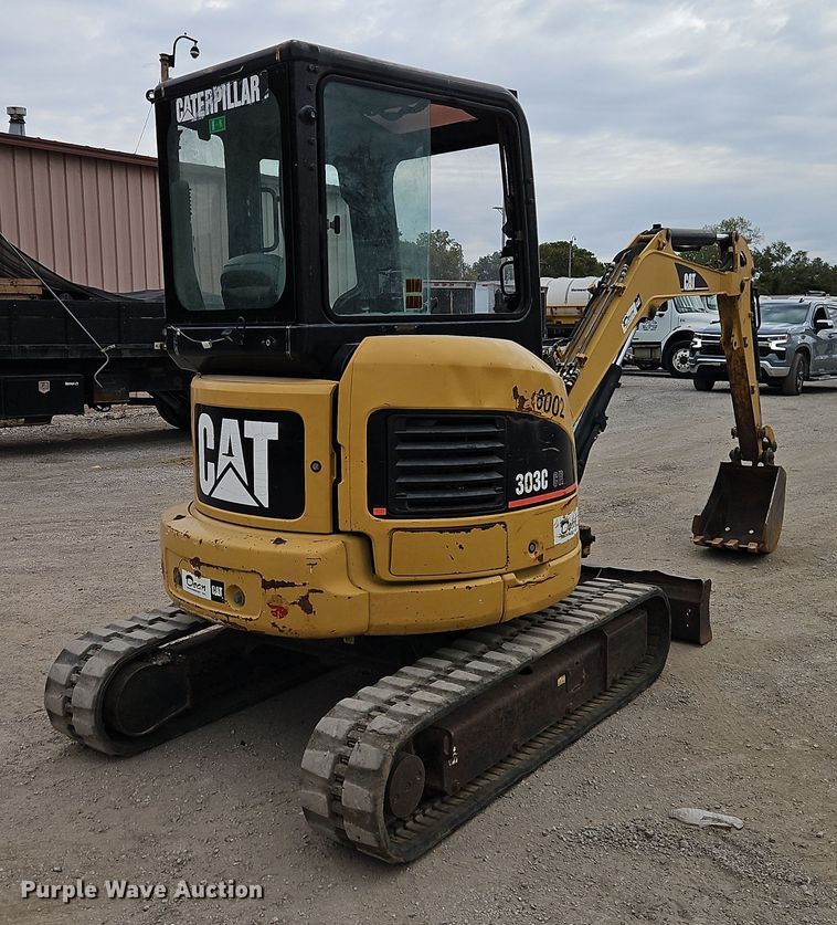 image for item EI8437 2006 Caterpillar 303C CR mini excavator