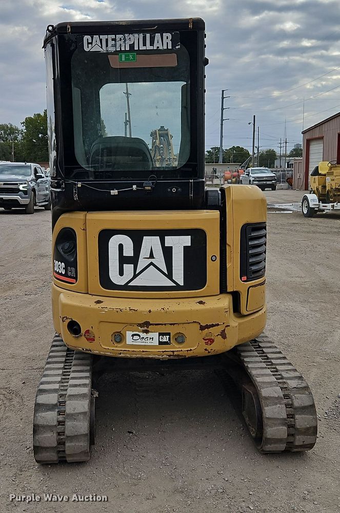 image for item EI8437 2006 Caterpillar 303C CR mini excavator