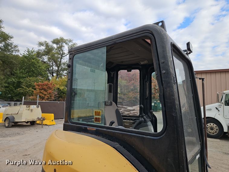 image for item EI8437 2006 Caterpillar 303C CR mini excavator