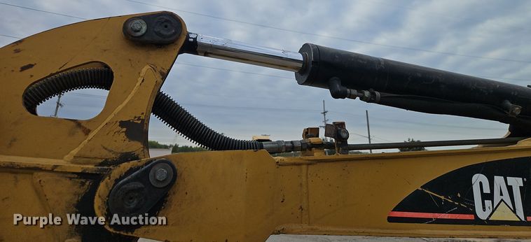 image for item EI8437 2006 Caterpillar 303C CR mini excavator