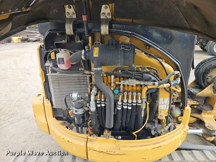 image for item EI8437 2006 Caterpillar 303C CR mini excavator