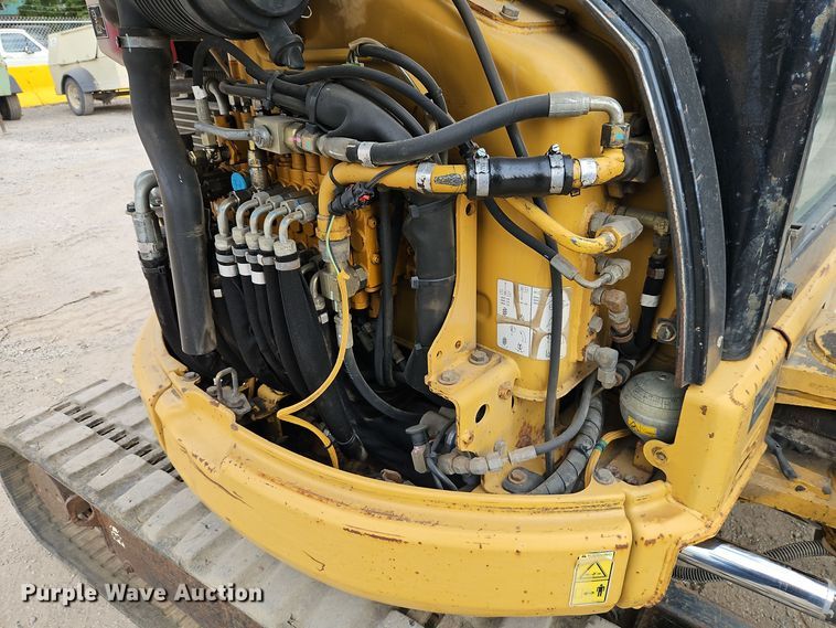 image for item EI8437 2006 Caterpillar 303C CR mini excavator