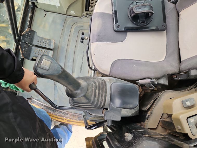 image for item EI8437 2006 Caterpillar 303C CR mini excavator