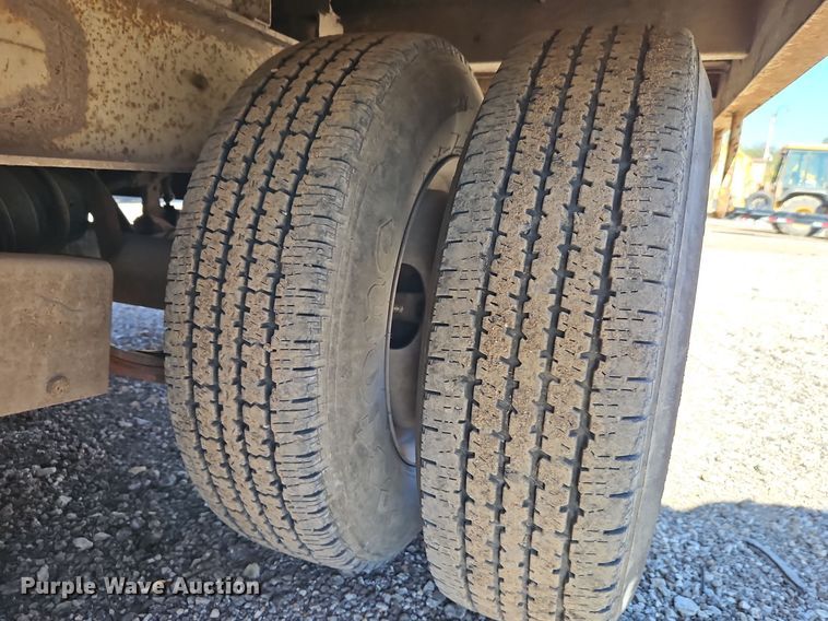 image for item EI8438 1986 Trail-Eze T220 equipment trailer