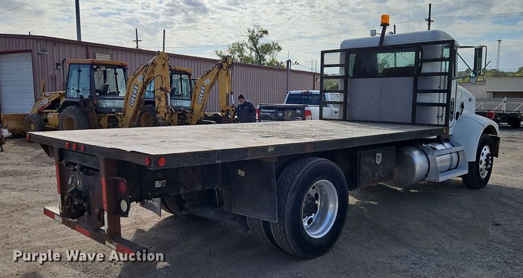 image for item EI8443 2004 Peterbilt 330 flatbed truck