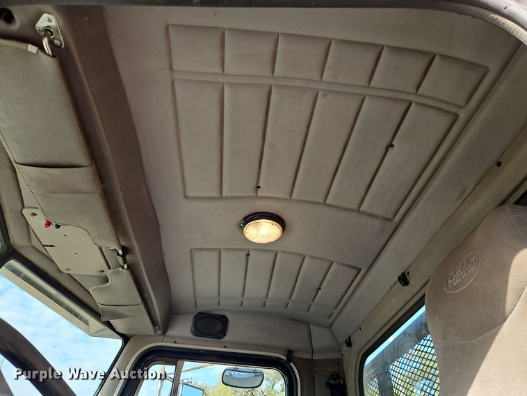 image for item EI8443 2004 Peterbilt 330 flatbed truck