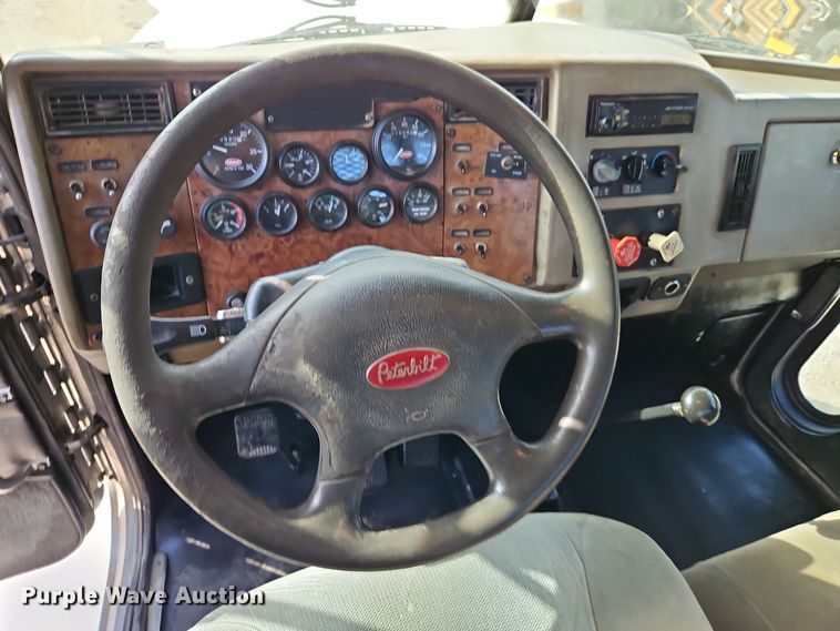 image for item EI8443 2004 Peterbilt 330 flatbed truck