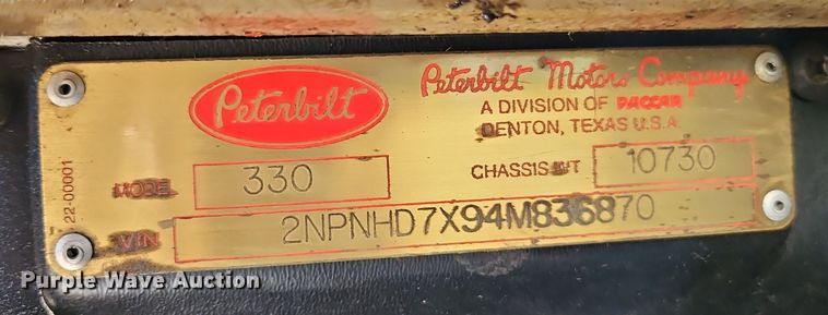 image for item EI8443 2004 Peterbilt 330 flatbed truck