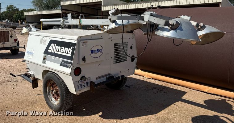 image for item EJ3102 Allmand Maxi-Lite SHO-HD light plant