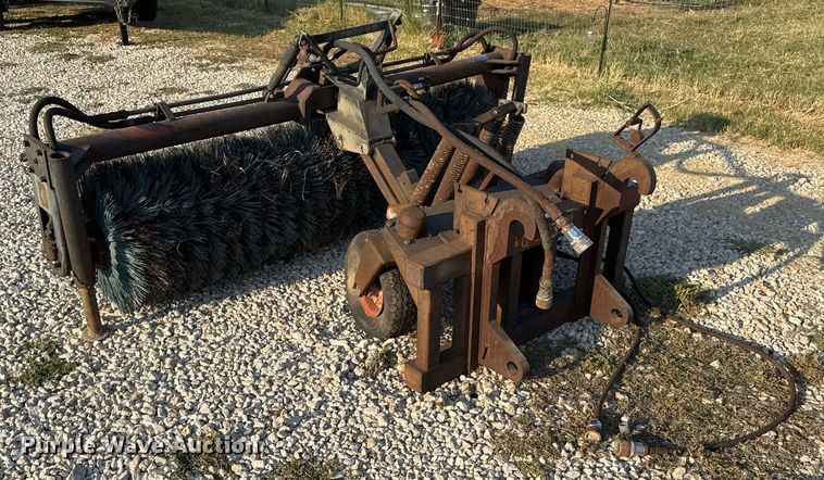 image for item EJ3107 Balderson BITHBO broom