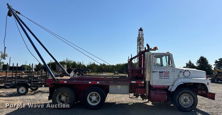 image for item EJ4853 1979 Ford winch truck