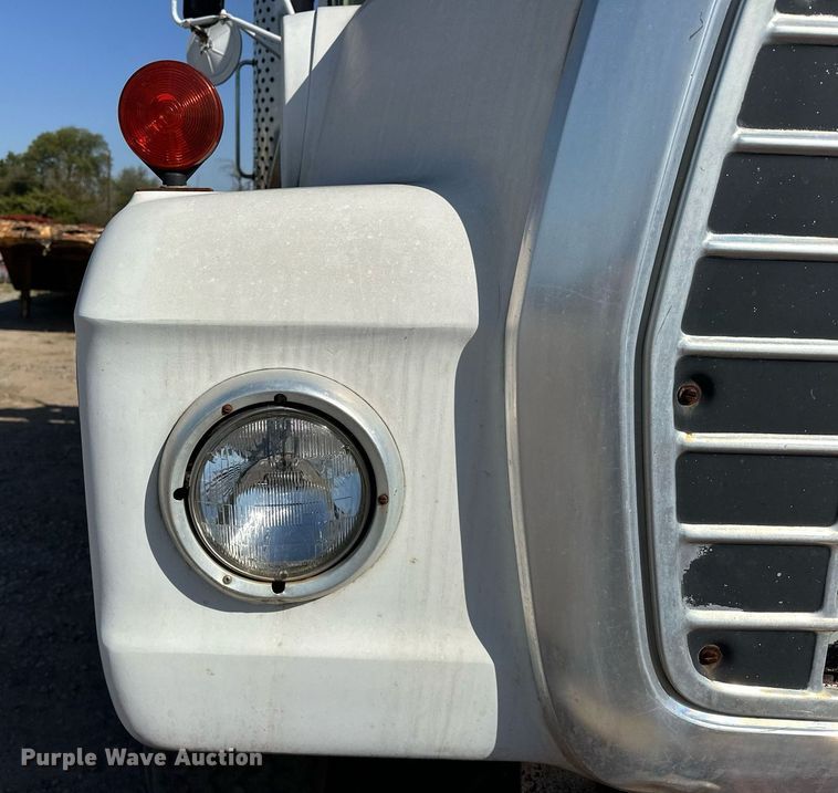 image for item EJ4853 1979 Ford winch truck