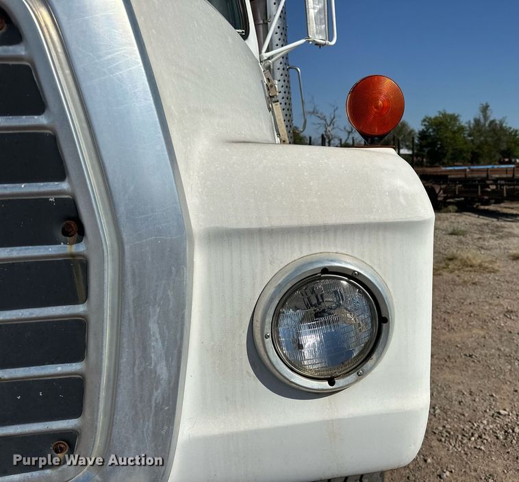 image for item EJ4853 1979 Ford winch truck