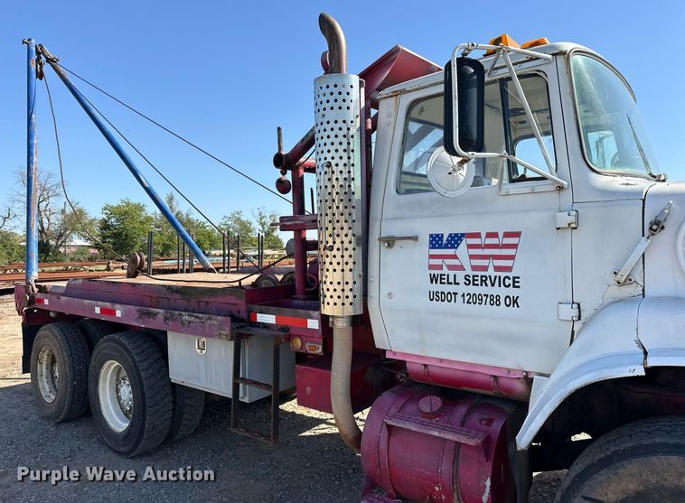 image for item EJ4853 1979 Ford winch truck