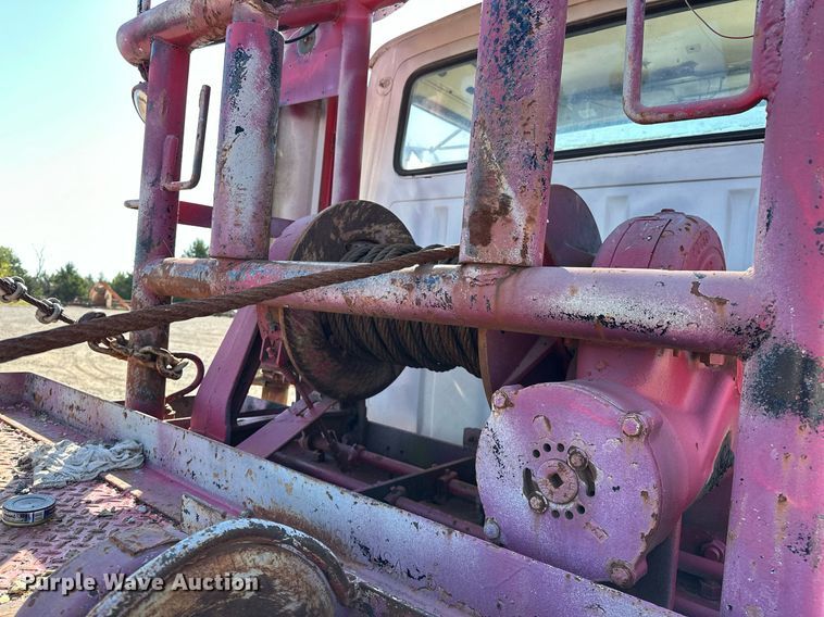 image for item EJ4853 1979 Ford winch truck