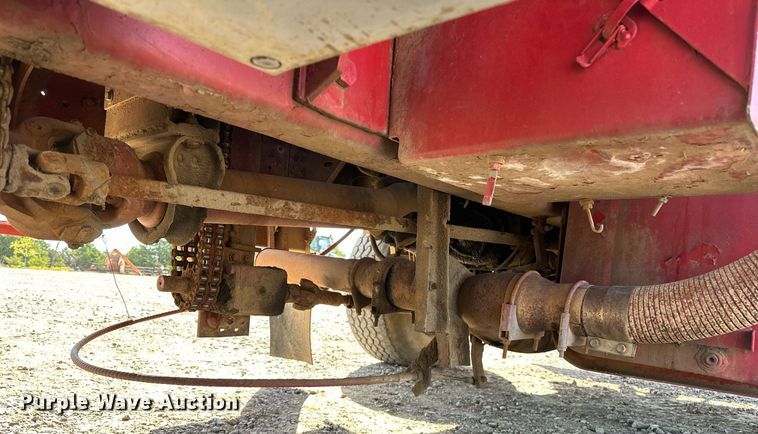 image for item EJ4853 1979 Ford winch truck