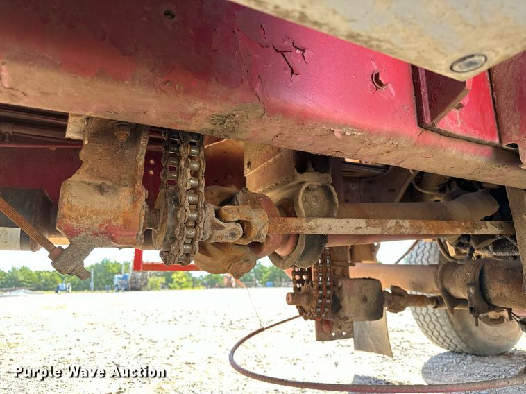 image for item EJ4853 1979 Ford winch truck