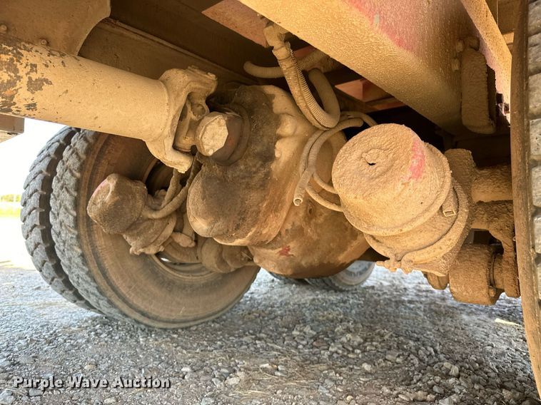 image for item EJ4853 1979 Ford winch truck