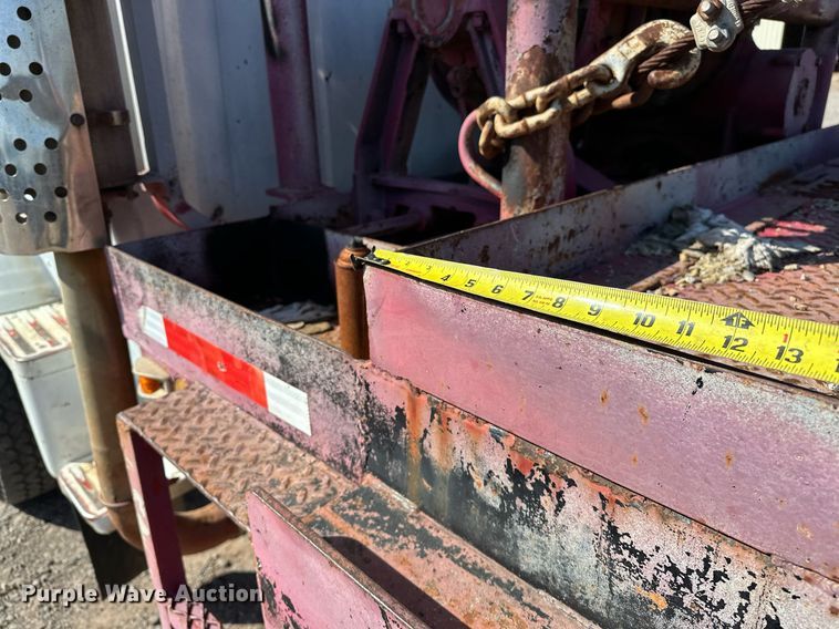 image for item EJ4853 1979 Ford winch truck