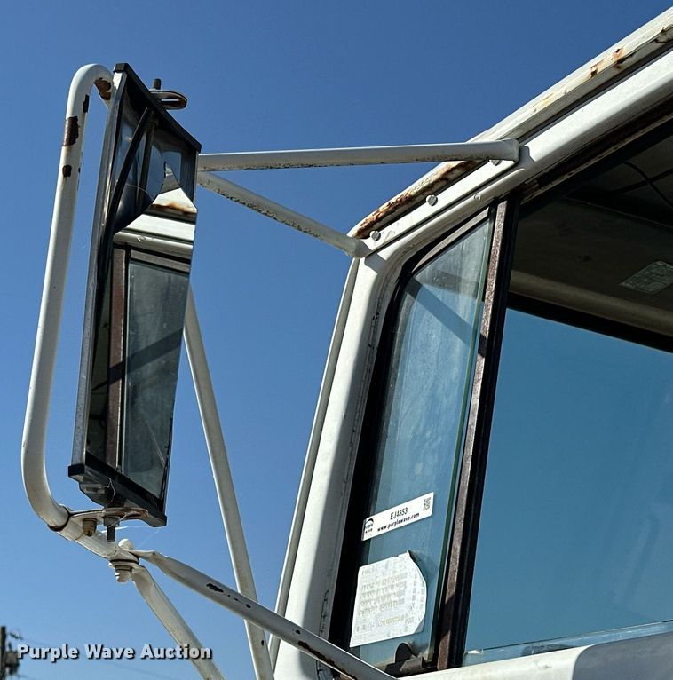 image for item EJ4853 1979 Ford winch truck