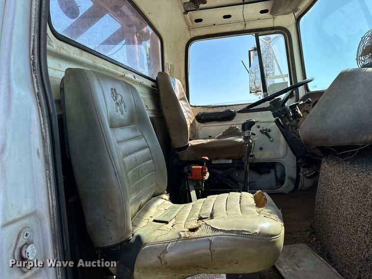 image for item EJ4853 1979 Ford winch truck