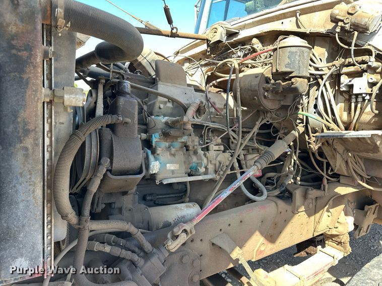 image for item EJ4853 1979 Ford winch truck