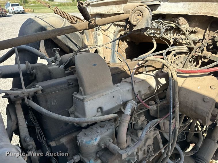 image for item EJ4853 1979 Ford winch truck