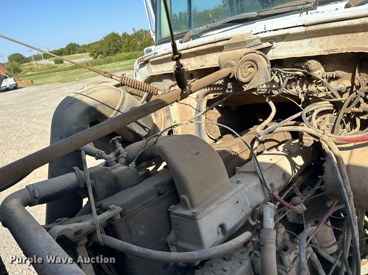 image for item EJ4853 1979 Ford winch truck