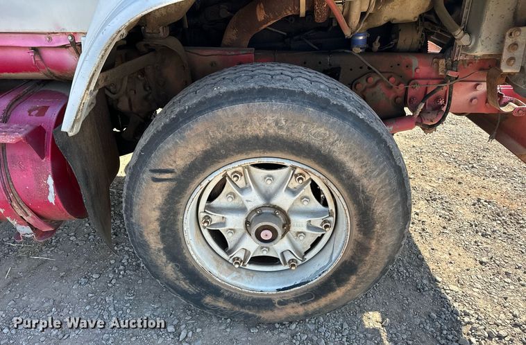 image for item EJ4853 1979 Ford winch truck