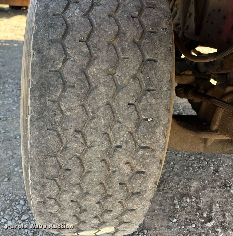 image for item EJ4853 1979 Ford winch truck