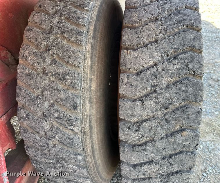 image for item EJ4853 1979 Ford winch truck