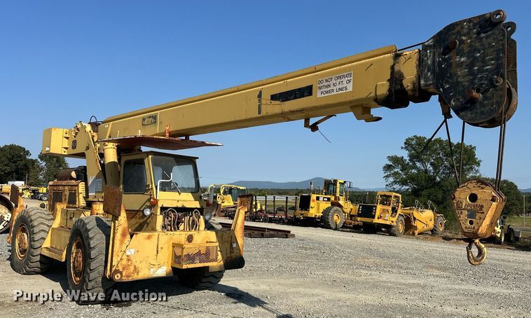 image for item EJ4910 1970 Grove RT58 crane