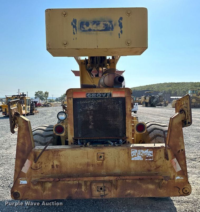 image for item EJ4910 1970 Grove RT58 crane