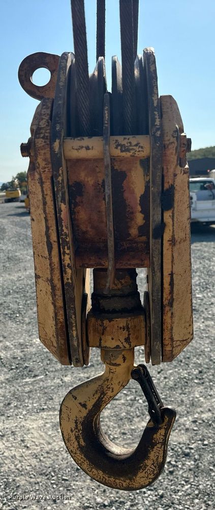 image for item EJ4910 1970 Grove RT58 crane