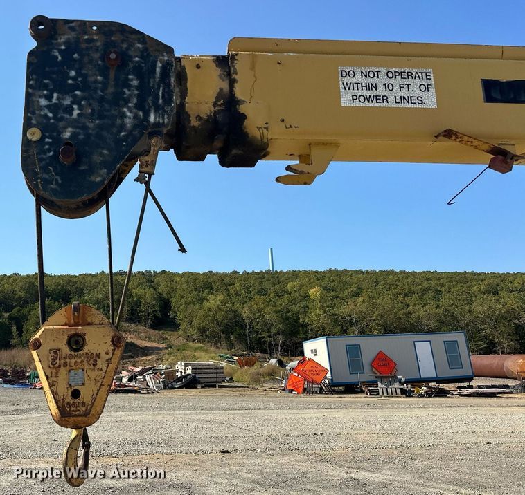 image for item EJ4910 1970 Grove RT58 crane