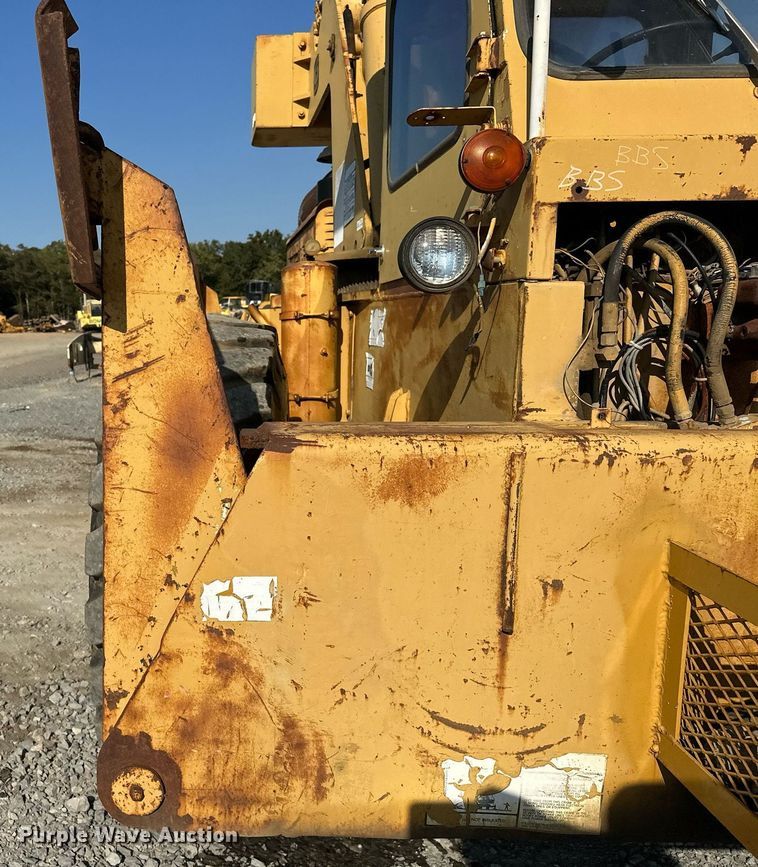 image for item EJ4910 1970 Grove RT58 crane