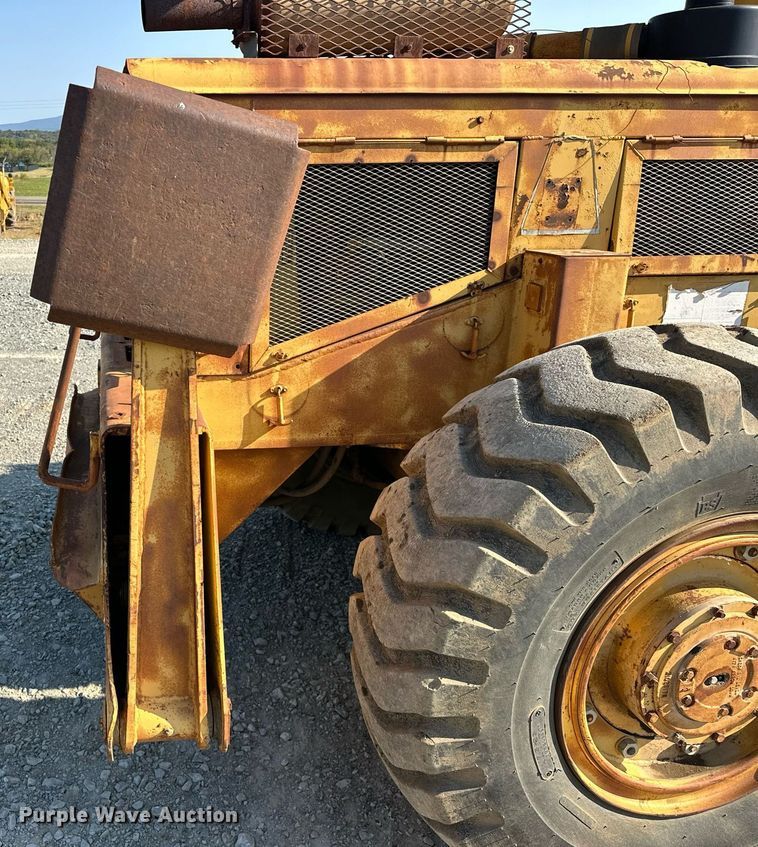 image for item EJ4910 1970 Grove RT58 crane